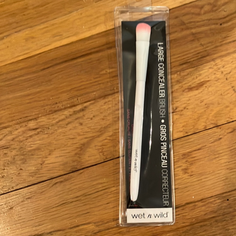 Wet n Wild Large Concealer Brush
